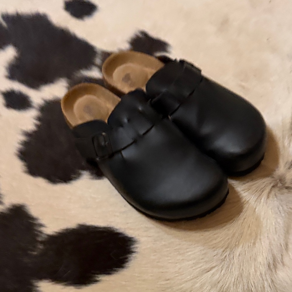 Women's Black Leather Slippers